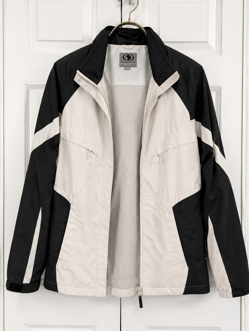ATHLETIC WORKS Women's Black and Cream Jacket. EUC.